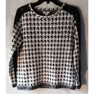 Crown & Ivy Houndstooth Long Sleeve Top Lace